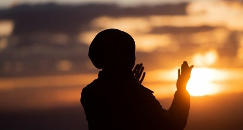 Muslim,Woman,Prayer,Praying,With,Hands,Up,Open,Doing,Dua